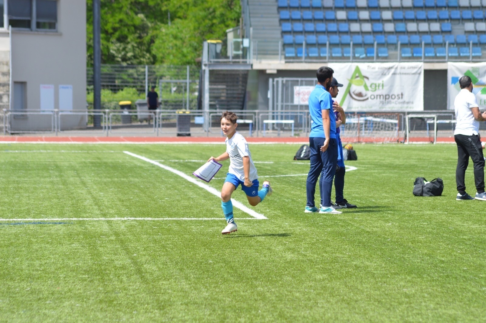 📸 𝗥𝗲𝘁𝗿𝗼𝘂𝘃𝗲𝘇 𝗱𝗲̀𝘀 𝗺𝗮𝗶𝗻𝘁𝗲𝗻𝗮𝗻𝘁 𝗹´𝗶𝗻𝘁𝗲́𝗴𝗿𝗮𝗹𝗶𝘁𝗲́ 𝗱𝗲𝘀 𝗽𝗵𝗼𝘁𝗼𝘀 𝗱𝗲 𝗻𝗼𝘀 𝗨𝟵 𝗹𝗼𝗿𝘀 𝗱𝗲 𝗹𝗮 𝗝𝗼𝘂𝗿𝗻𝗲́𝗲 𝗡𝗮𝘁𝗶𝗼𝗻𝗮𝗹𝗲 𝗱𝗲𝘀 𝗗𝗲́𝗯𝘂𝘁𝗮𝗻𝘁𝘀